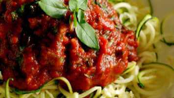 Spaghetti di zucchine alla marinara
