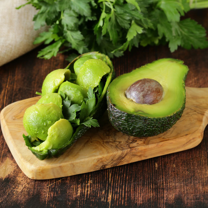 10 buone ragioni per mangiare avocado ogni giorno