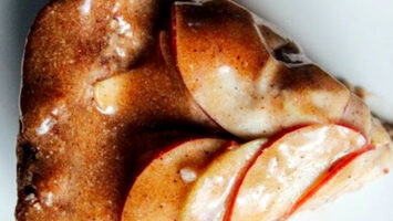 Ricetta torta crudista mele caramellate