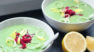 Zuppa spinaci arachidi e broccoli
