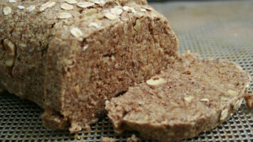 Ricetta pane crudista con banana e arancia
