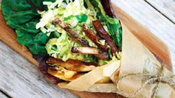 Ricetta involtino bietola verza funghi e salsa